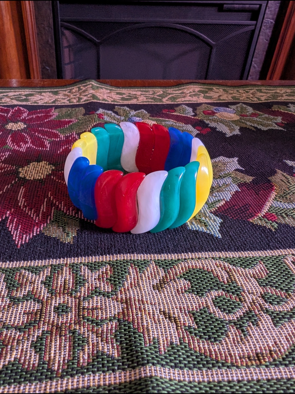 Vintage 80s Avon Summer Brights Lucite Stretch Bracelet Colorful - Picture 3 of 4